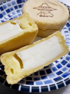 ファミマでムーミンもちっとチーズが！カロリーや値段はどれくらい？